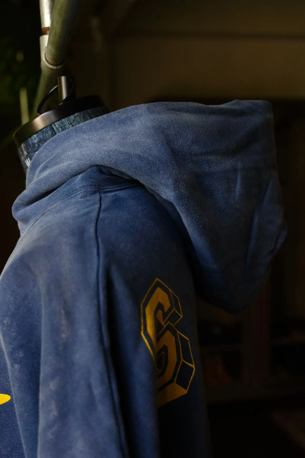 SAINT M×××××× ANGEL HOODIE/NAVY Angel Reborn Blue Hoodie Washed Blue S-XL Assute Garment Dyeing Full Clothes Water Fading Mud Dyeing Dirty Distress New Vintage Ceiling God Tailoring Original Super Loose Fit Customized Original Accessories God-level Print Restoration